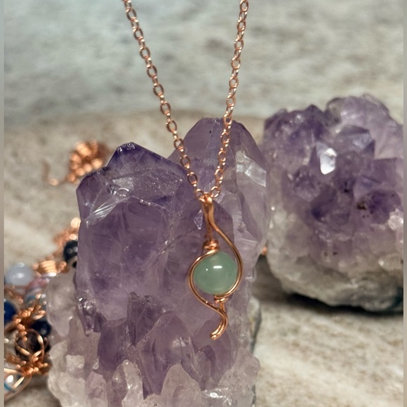 Aventurine Rose Gold Copper Wire-wraped Pendant Necklace - Picture 2 of 6